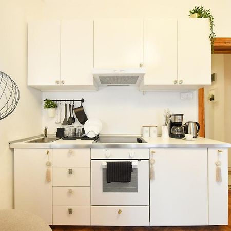 Vintage Elegance, Modern Comfort: 1Br Apartment Overlooking Calea Victoriei Bucarest Extérieur photo